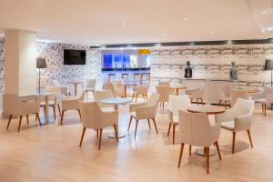 A seating area at Hotel Madrid Alameda Aeropuerto, Affiliated by Meliá