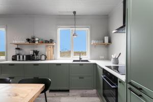 Köök või kööginurk majutusasutuses Ocean Break Cabins