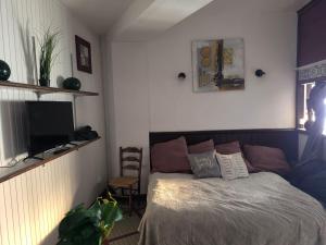 Bilde i galleriet til Appartement atypique grands espaces i Soumoulou