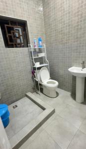 Ένα μπάνιο στο Mma Apartment