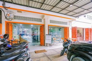 Foto sihtkohas Sunggal asuva majutusasutuse RedDoorz at Seindo Hotel Medan galeriist