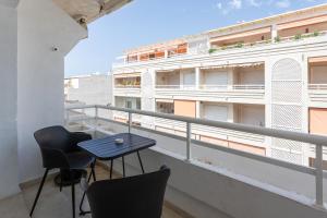 Ein Balkon oder eine Terrasse in der Unterkunft MTR - Marbella Temporary Rent Two Bedrooms Apartment Av del Mar