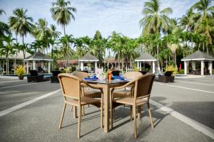 Restaurace v ubytování Waterfront Insular Hotel Davao