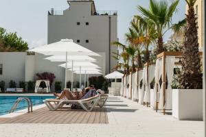 Bazén v ubytování HR Resort nebo v jeho okolí