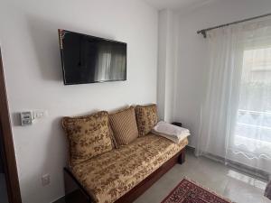 TV a/nebo společenská místnost v ubytování Chalet ground floor 3BR amwaj sidi abdelrahman