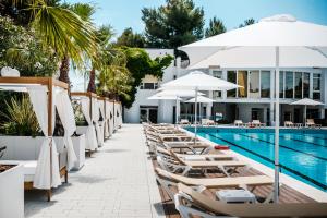 Bazén v ubytování HR Resort nebo v jeho okolí