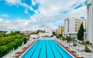 Bazén v ubytování HR Resort nebo v jeho okolí