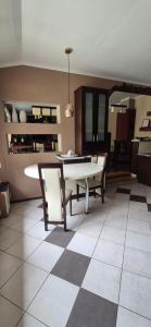 Posedenie v ubytovaní Apartamenty Szkocka