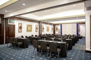 Konferenční prostory v ubytování Waterfront Insular Hotel Davao + 37 fotografií