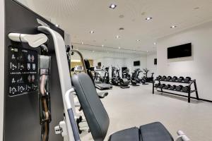 The fitness centre and/or fitness facilities at Hotel Madrid Alameda Aeropuerto, Affiliated by Meliá