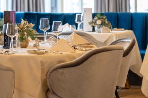 A seating area at Hotel Krallerhof