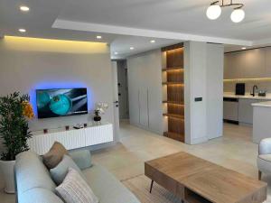 Dapur atau dapur kecil di Nirvana Belek Villas Manolya