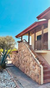 Tòa nhà nơi biệt thự tọa lạc