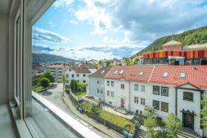 Nespecifikovaný výhled na hory nebo výhled na hory při pohledu z hotelu