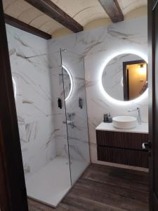 Koupelna v ubytování La Villa del Barranco + 33 fotografií
