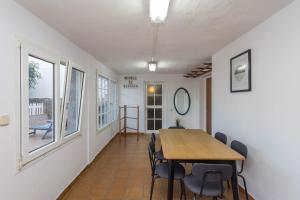 Gambar di galeri bagi Surf-Point House - 3 min walking to the Beach di Playa del Hombre