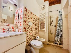 Et badeværelse på The Father s House + 5 billeder