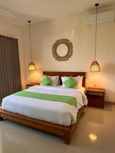 NEW Villa Indah Seminyak 3BR Private Pool客房内的一张或多张床位
