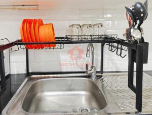 Galerija fotografija objekta Large 3BR Rasuna Apt with Pool, Gym, WiFi by 2ndHome u Jakarti