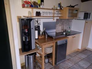 Dapur atau dapur kecil di Hostel Kersenhof