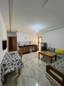 Kuchyň nebo kuchyňský kout v ubytování Appartements familiaux confortables à 5 min de la plage Martil شقق عائلية مريحة على بعد 5 دقائق من الشاطئ مرتيل
