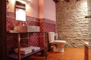 Un baño de Hotel Rural Nobles de Navarra