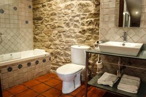 Un baño de Hotel Rural Nobles de Navarra
