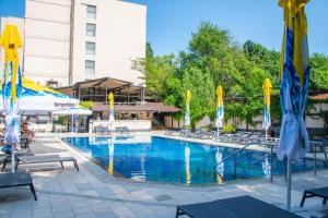 Bazén v ubytování Hotel Recif nebo v jeho okolí