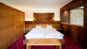 Postel nebo postele na pokoji v ubytování Steinbach-Hotel