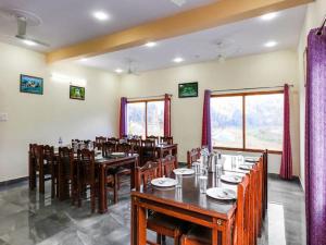 Ristorante o altro punto ristoro di The Mountain Lodge Manali !! Scenic Mountain View ! Parking ! Restaurant ! Tasty Food ! Preferred Property