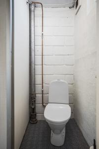 Koupelna v ubytování Bo mysigt intill vattnet.