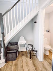 Ένα μπάνιο στο 4-Bed Work Retreat | Dover | Wi-Fi & Parking