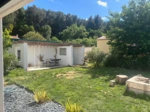 Κήπος έξω από το A Stay in La Coueste