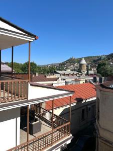 Nespecifikovaný výhled na hory nebo výhled na hory při pohledu z hotelu