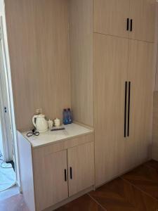 Příslušenství pro přípravu čaje a kávy v ubytování Hotel GoldCoast