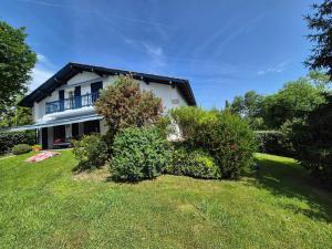 Zahrada ubytování Villa Basque piscine chauffée jardin verdoyant