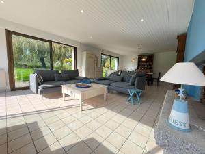 Posezení v ubytování Maison Kersaliou, proche mer St Pol de Léon + 48 fotografií