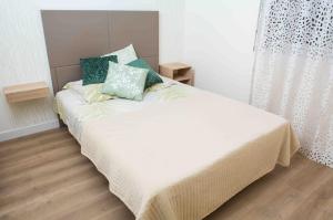 Postel nebo postele na pokoji v ubytování Perle de Nice - 50 mètres de la plage, Clim, Wifi