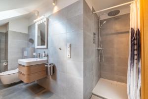 Koupelna v ubytování TinyGreens B & B