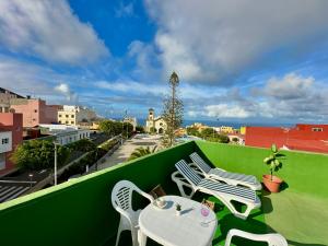 Φωτογραφία από το άλμπουμ του Home2Book Charming Rooftop Vibes Apartment σε Santa Maria de Guia