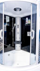 Imagine din galeria proprietății Digi Six-Bedroom Accra Luxury Home at East Legon în Madina