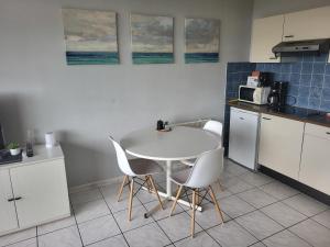 Kuchyň nebo kuchyňský kout v ubytování Studio Residentie Astrid