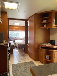 Billede fra billedgalleriet på Caravan at the Cottage House i Ertenvåg