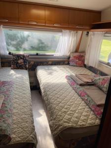 Billede fra billedgalleriet på Caravan at the Cottage House i Ertenvåg