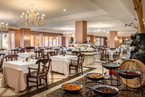 Comida no hotel ou em algum lugar perto