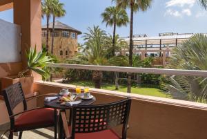 Uma varanda ou terraço em Elba Estepona Gran Hotel & Thalasso Spa