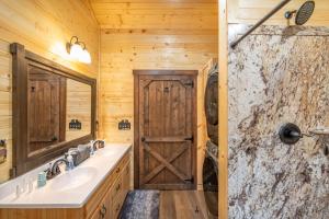 Phòng tắm tại Tennessee Dream By Avada Properties