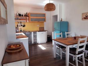 Kuchnia lub aneks kuchenny w obiekcie Tarifa-Blick auf Afrika, Haus am Meer, Haustiere erlaubt