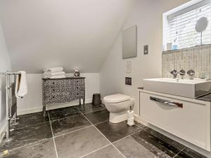 Ένα μπάνιο στο 1 Bed in Shrewsbury 73521 +26 φωτογραφίες