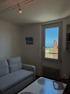 Postel nebo postele na pokoji v ubytování Bandol Appartement Hyper Centre Vue Mer